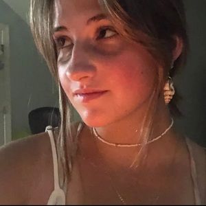 Meet your Posher, Ella